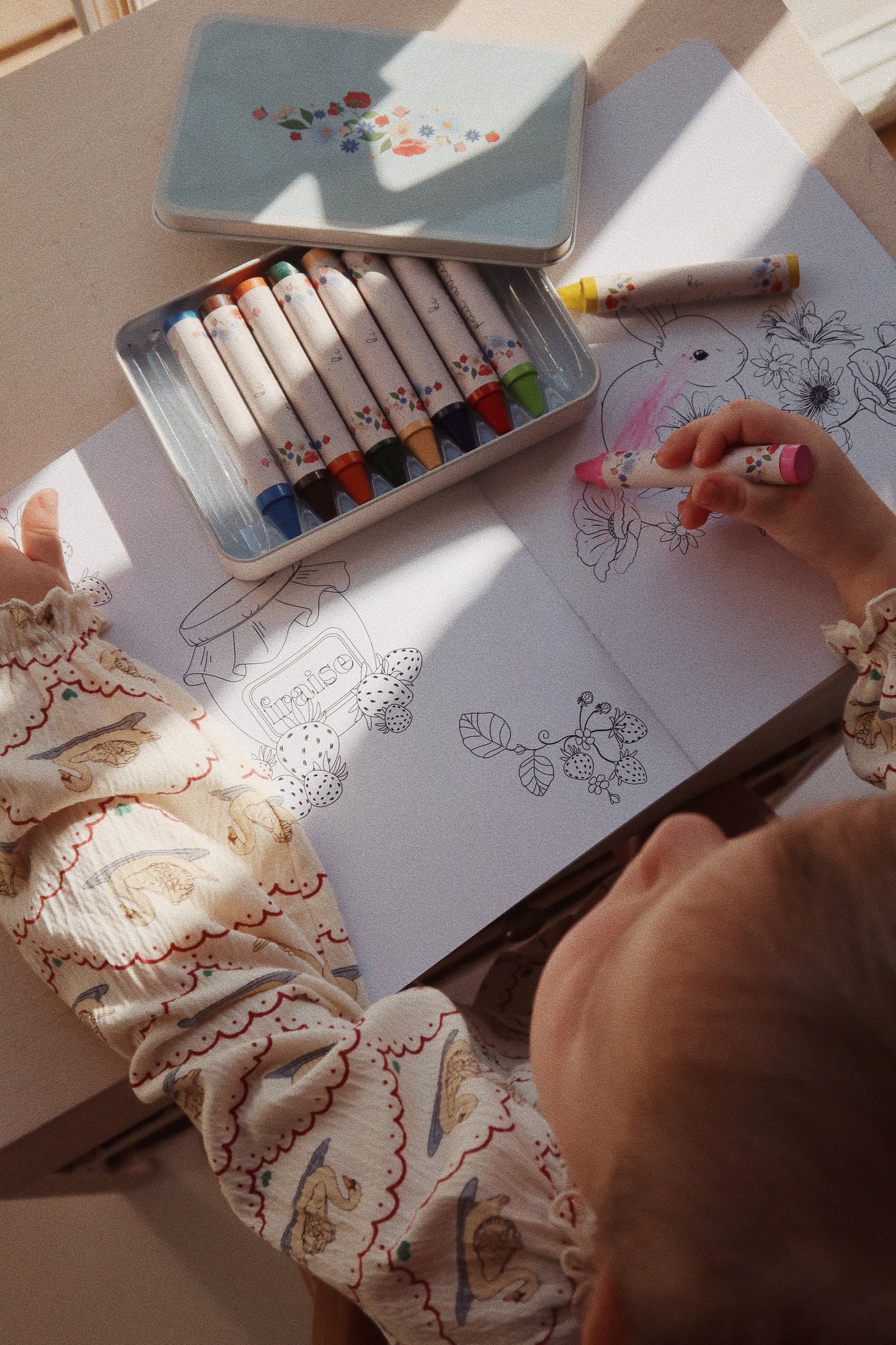 Malbuch 'Off White' - The Little One • Family.Concept.Store. 