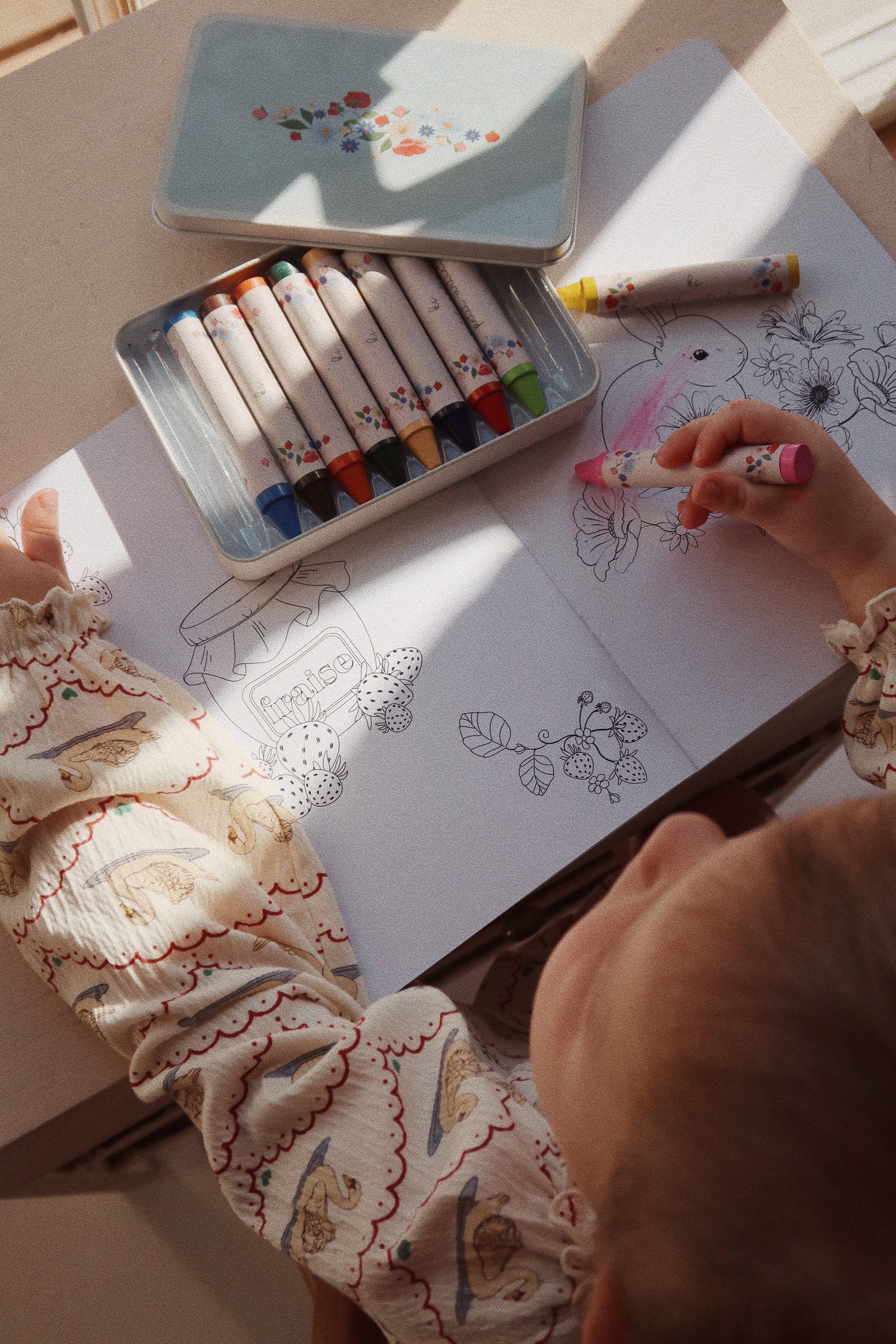 Malbuch 'Off White' - The Little One • Family.Concept.Store. 
