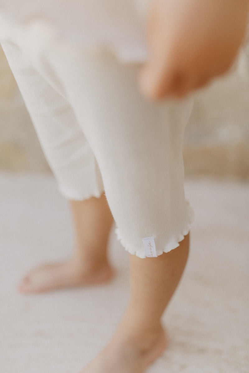 Kurze Jersey Leggings mit Schleife 'Beige Stripes'