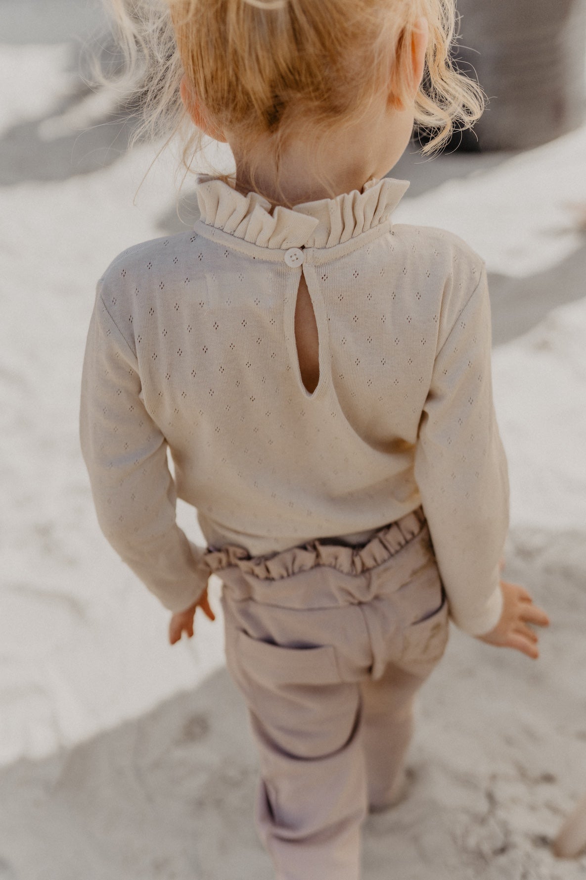 Pointelle Longsleeve mit Rüschenstehkragen 'Beige'